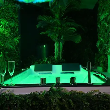 Cine Jungle Duplex Balneo Apartman